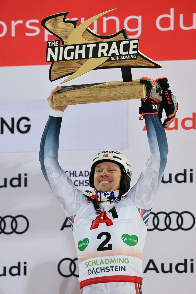 Nór Henrik Kristoffersen triumfoval v nočnom slalome v Schladmingu
