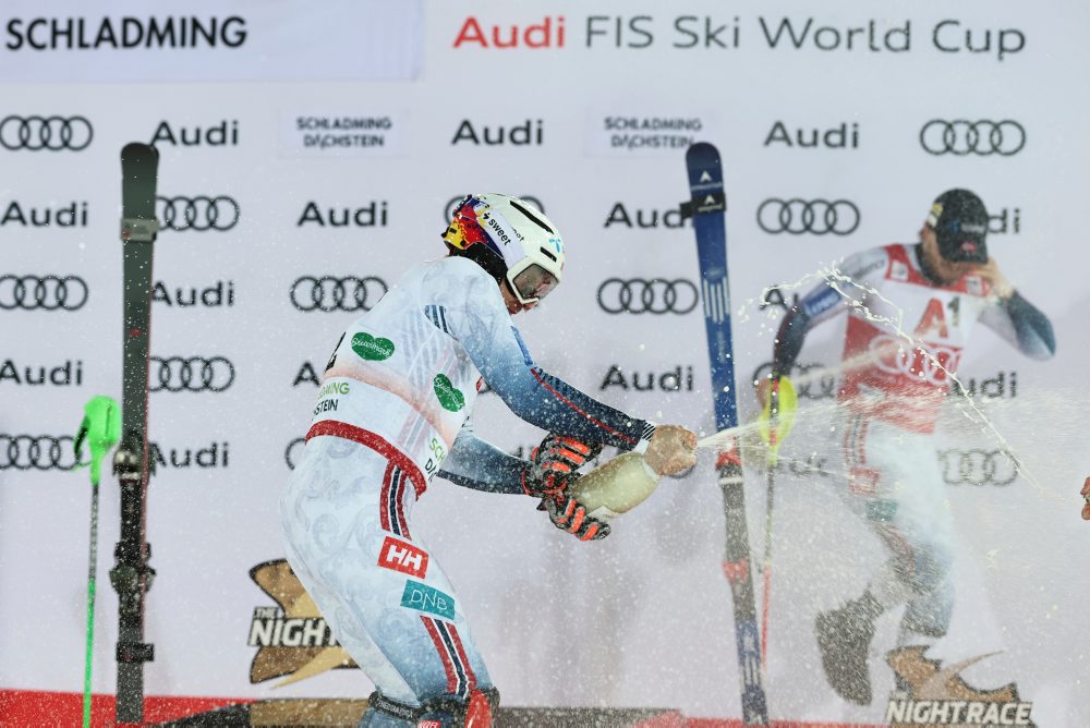 Nór Henrik Kristoffersen triumfoval v nočnom slalome v Schladmingu