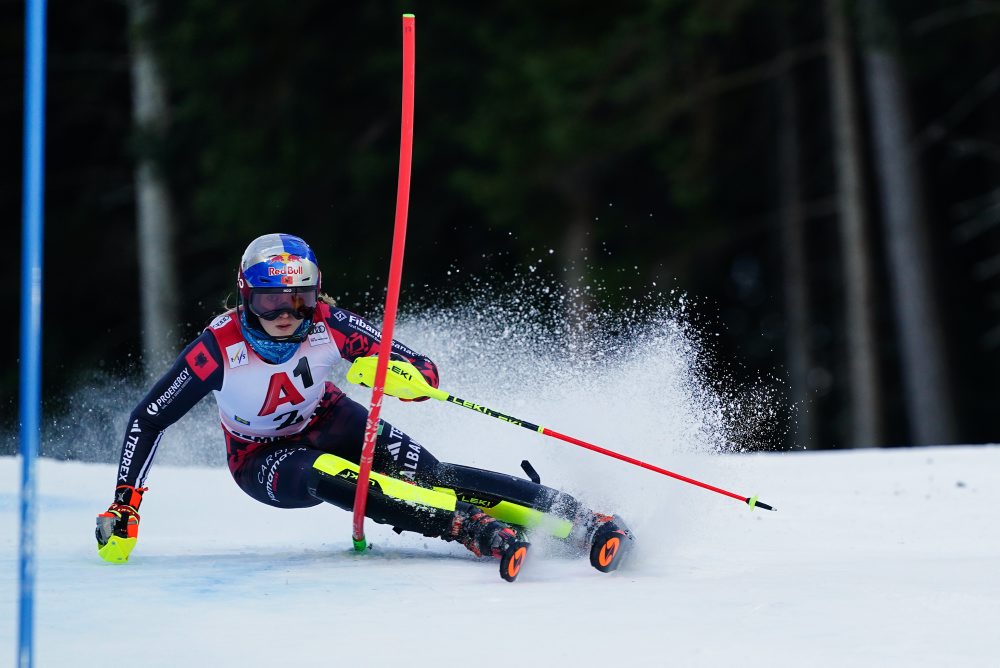 1. kolo slalomu žien 