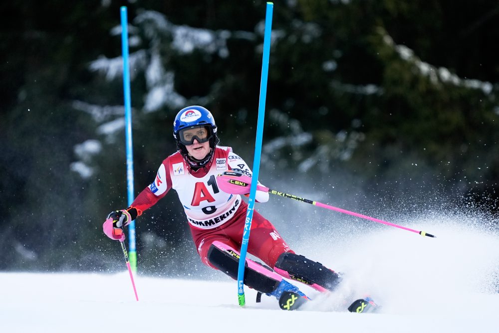 1. kolo slalomu žien 