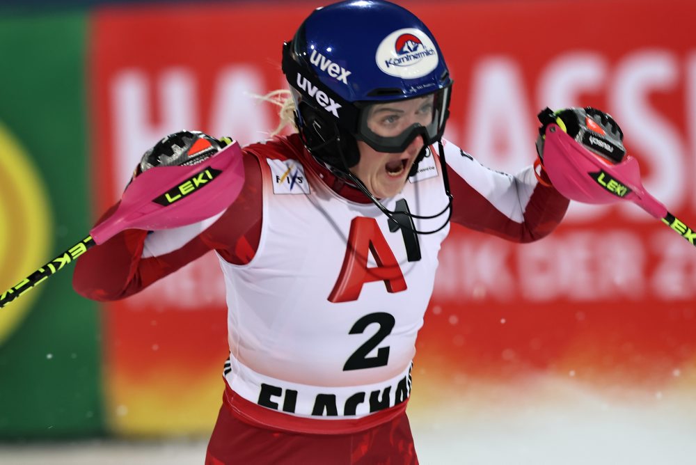 2. kolo nočného slalomu žien 