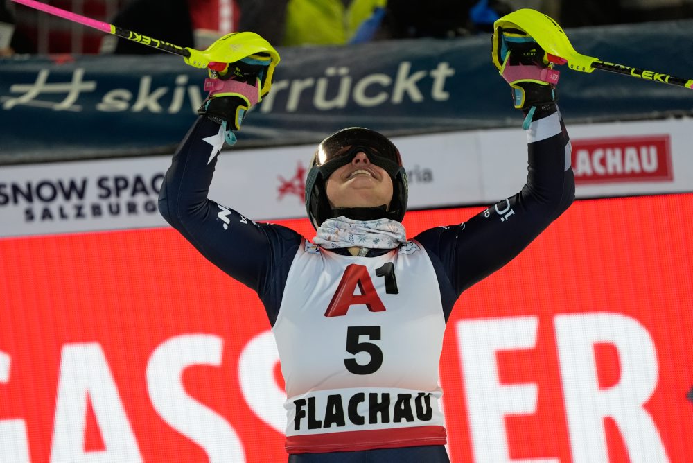 2. kolo nočného slalomu žien 