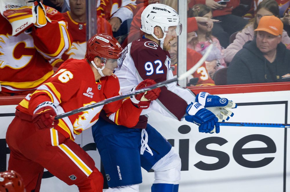 Zápas zámorskej hokejovej NHL: Calgary Flames - Colorado Avalanche   