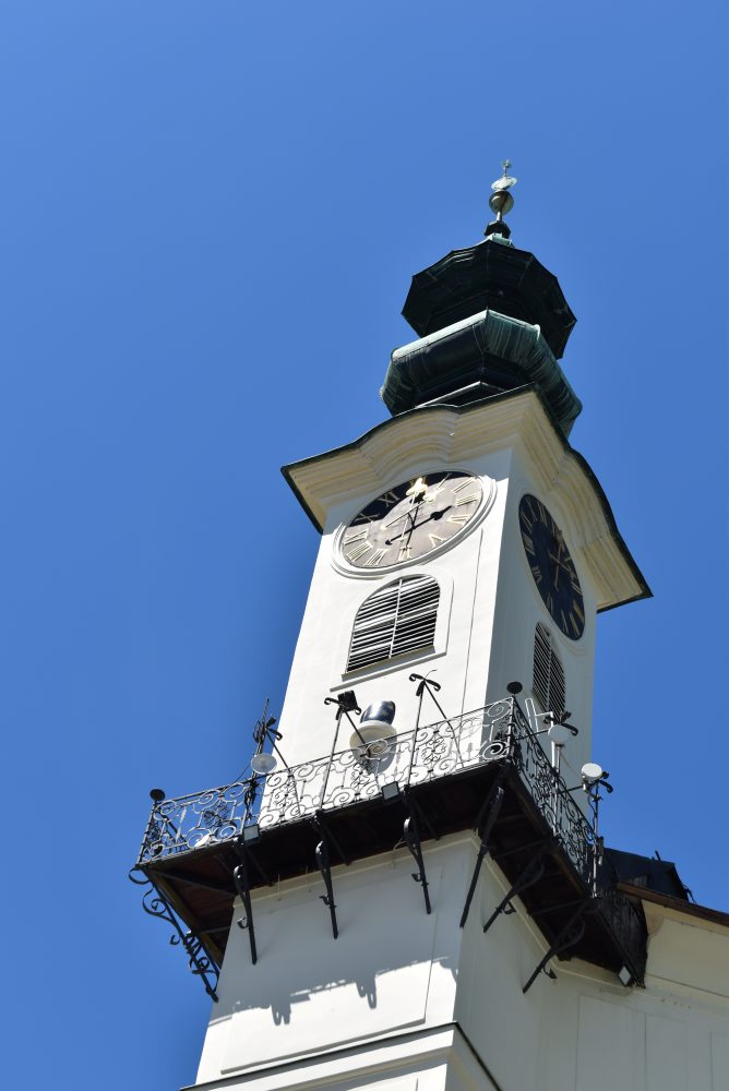B.Štiavnica: Na vežu radnice sa vrátila unikátna pamiatka,ukazovateľ fáz mesiaca
