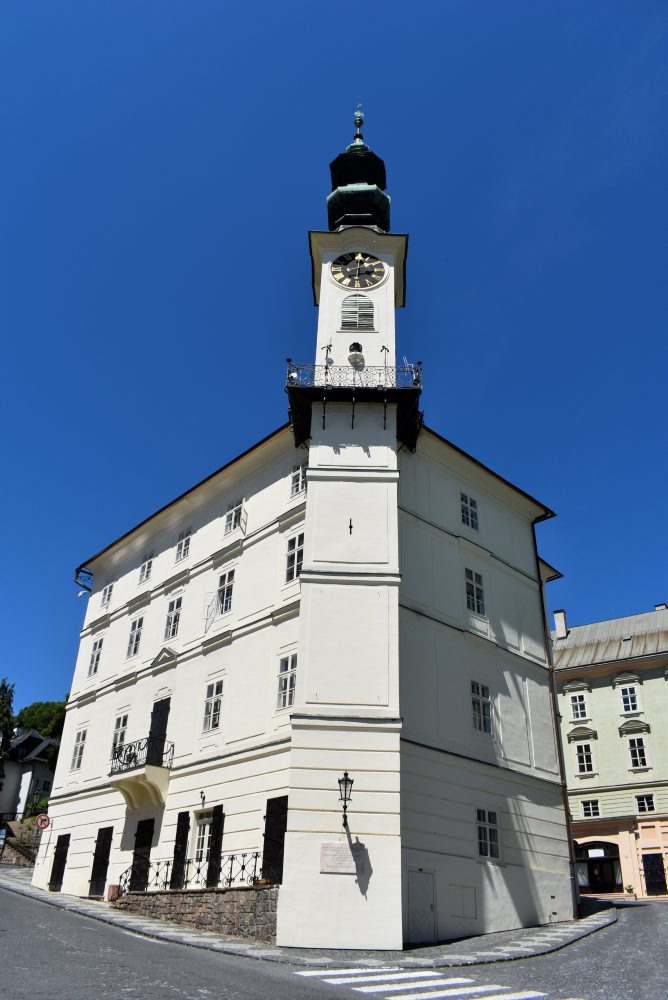 B.Štiavnica: Na vežu radnice sa vrátila unikátna pamiatka,ukazovateľ fáz mesiaca