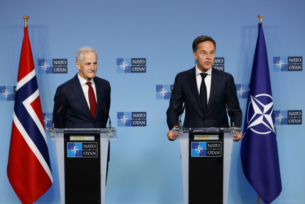 Nórsky premiér sa stretol s generálnym tajomník NATO