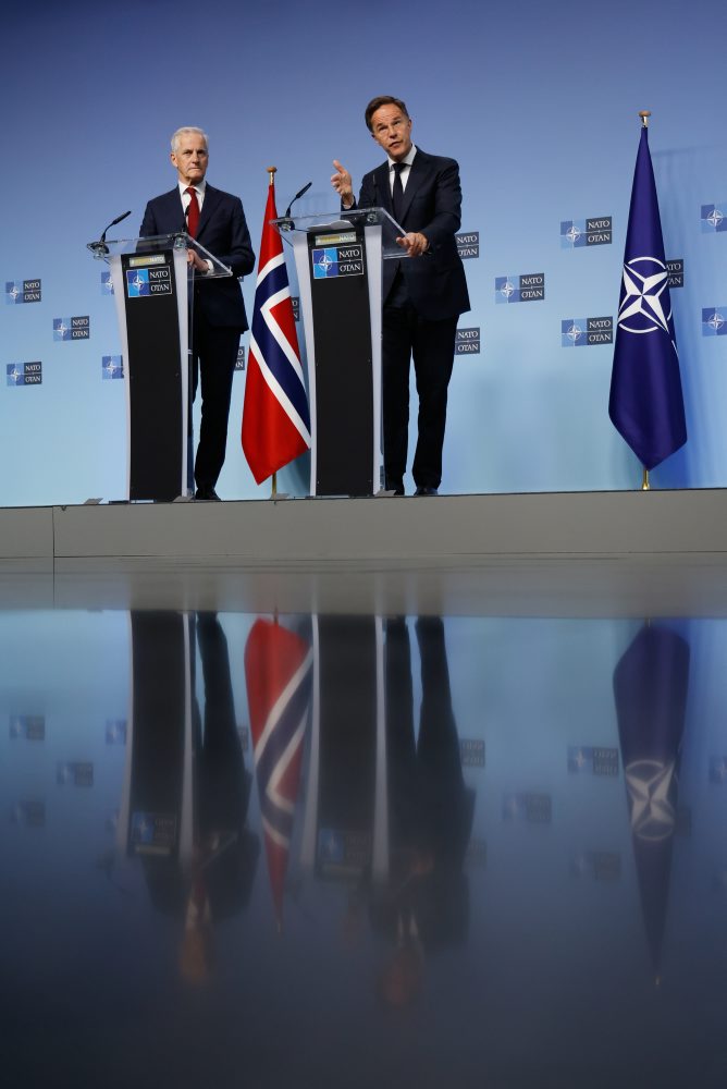 Nórsky premiér sa stretol s generálnym tajomník NATO