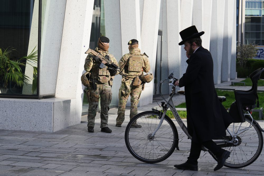V Belgicku rozmiestnili vojakov na hliadkovanie pred židovskými inštitúciami 