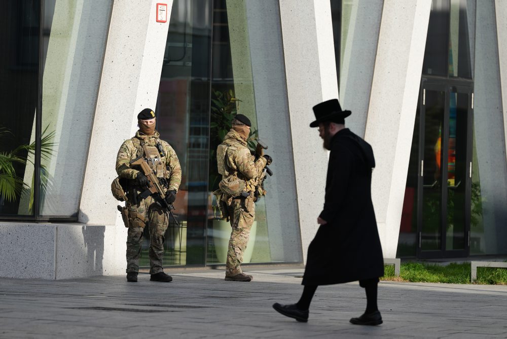 V Belgicku rozmiestnili vojakov na hliadkovanie pred židovskými inštitúciami 