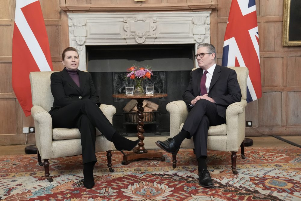 Dánska premiérka Mette Frederiksenová pricestovala na návštevu Británie