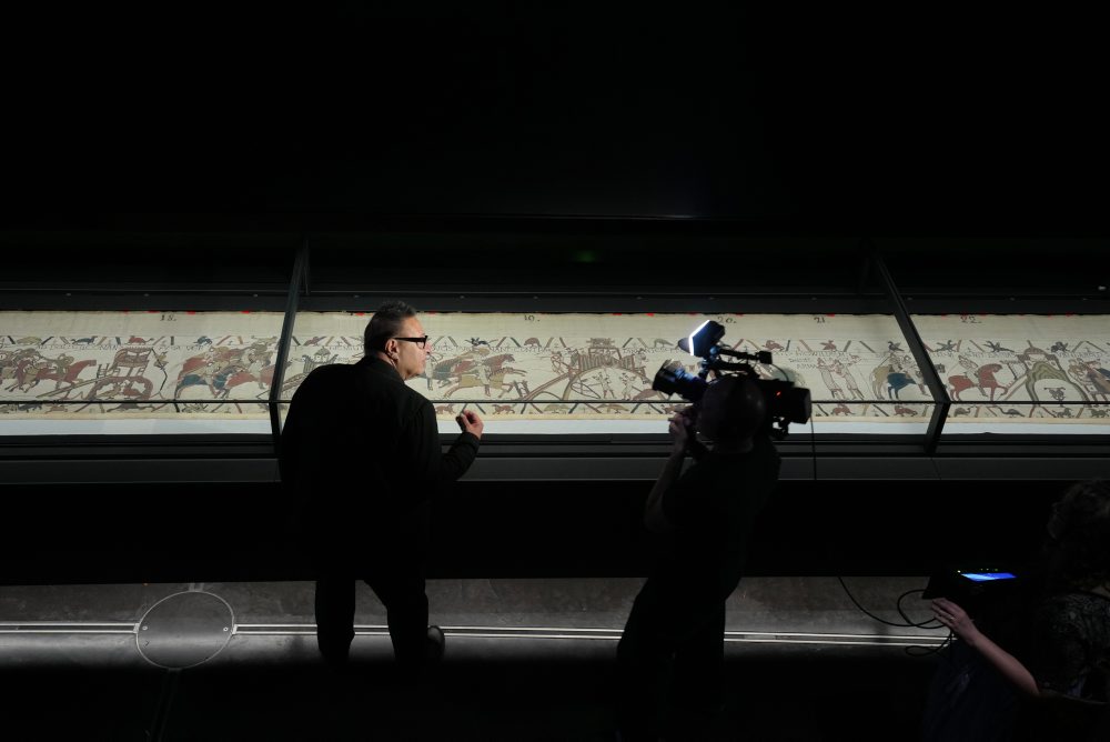 V Británii po takmer 900 rokoch vystavia tapisériu z Bayeux
