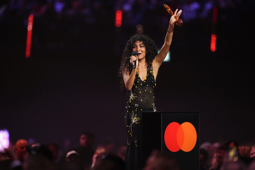 Na Brit Awards triumfovala speváčka Olivia Dean, získala štyri ocenenia
