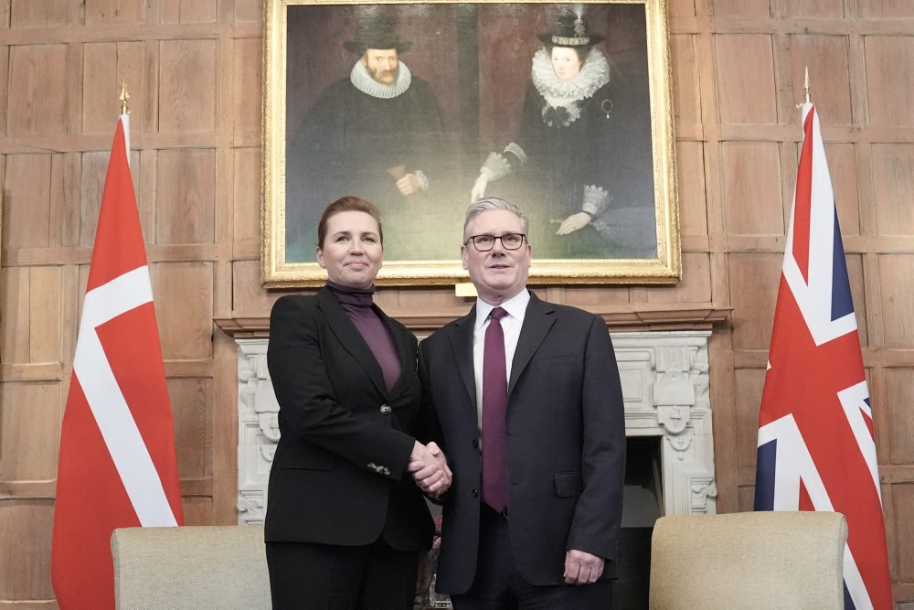 Dánska premiérka Mette Frederiksenová pricestovala na návštevu Británie