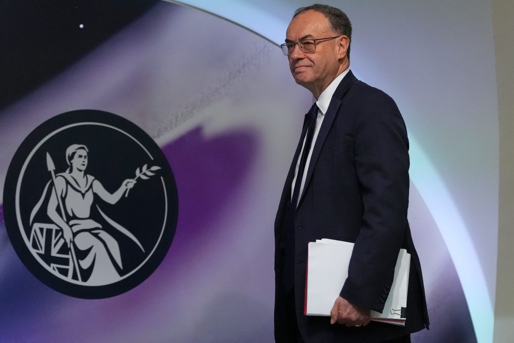 Bank of England úrokové sadzby nezmenila, zhoršila prognózu vývoja ekonomiky