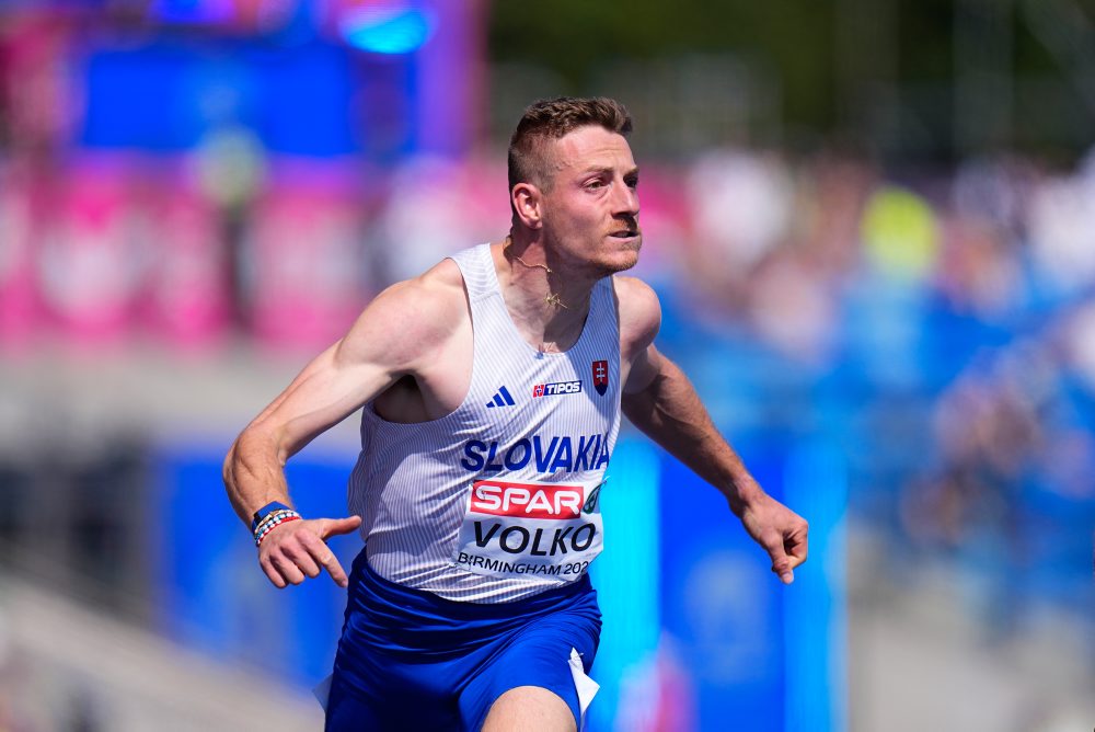 Slovák Ján Volko postúpil do semifinále stovky časom 10,53 s