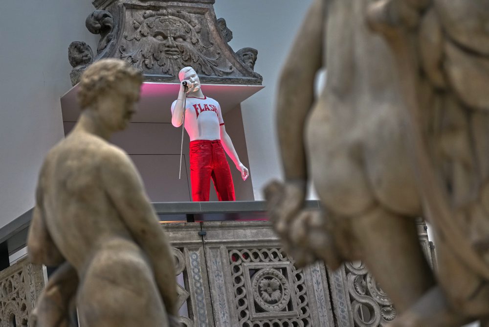 Kostýmy Freddieho Mercuryho v londýnskom múzeu