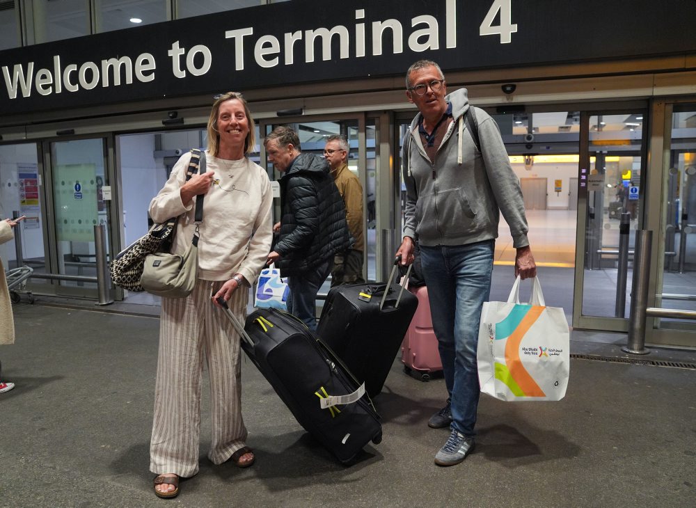 Prílet občanov na londýnske letisko zo saudskoarabského Abú Zabí 