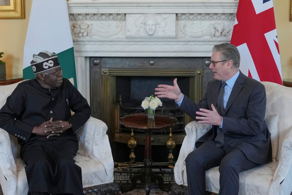 Nigérijský prezident Bola Ahmed Tinubu v Británii