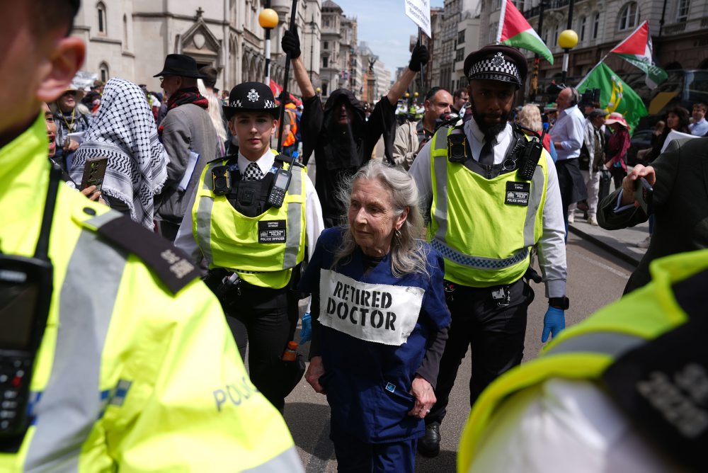 Británia: Zákaz skupiny Palestine Action je podľa odvolacieho súdu zákonný
