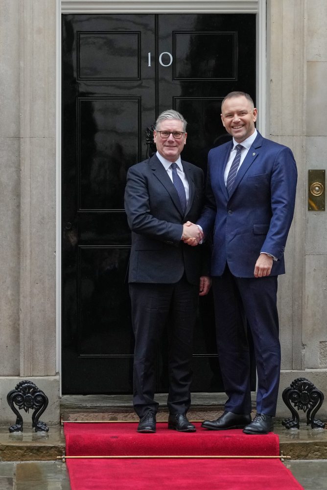 Poľský prezident Karol Nawrocki pricestoval na návštevu Británie