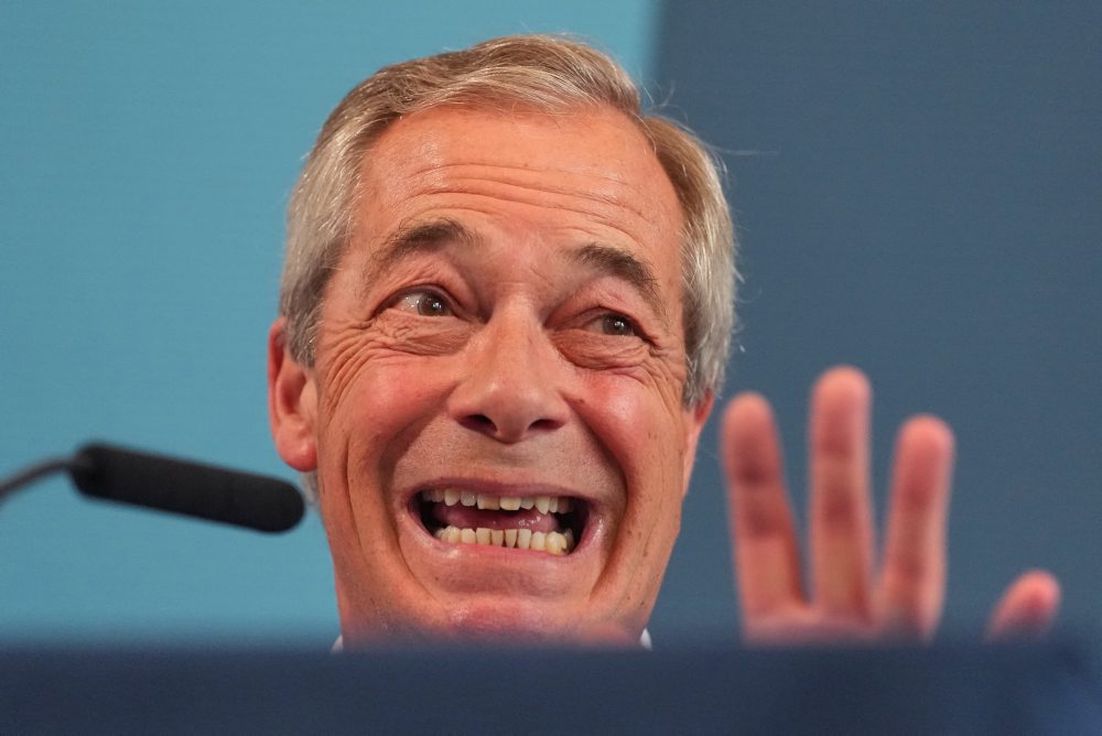 Nigel Farage sa stretol v Londýne so svojimi stúpencami