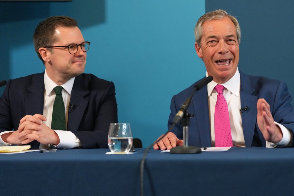 Nigel Farage sa stretol v Londýne so svojimi stúpencami