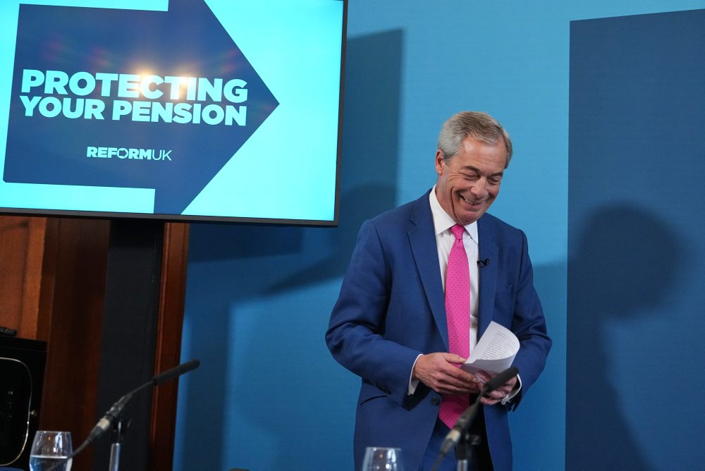 Nigel Farage sa stretol v Londýne so svojimi stúpencami