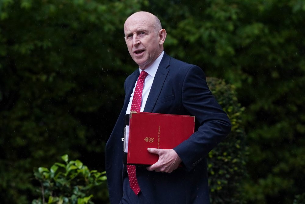 Britský minister obrany Healey podal demisiu pre spory o vojenské výdavky