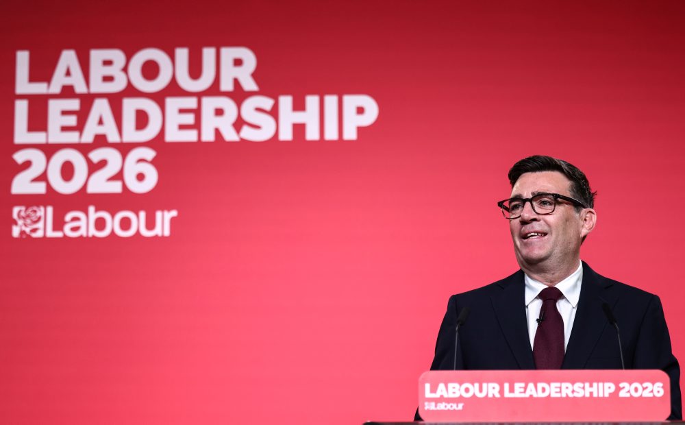 Novým lídrom britských labouristov sa oficiálne stal Andy Burnham