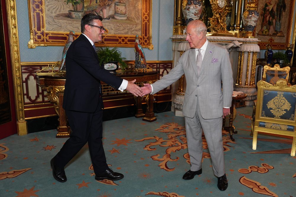 Burnham sa stal novým britským premiérom