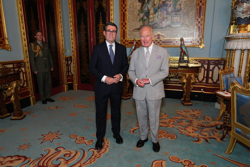 Burnham sa stal novým britským premiérom