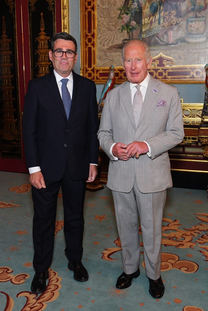 Burnham sa stal novým britským premiérom