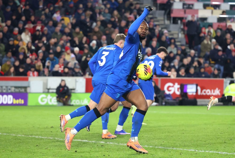 Semenyo je blízko prestupu do Manchestru City