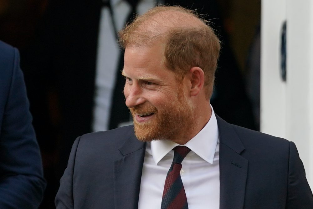 Británia: Princ Harry prehral súdny spor s vydavateľom novín Daily Mail