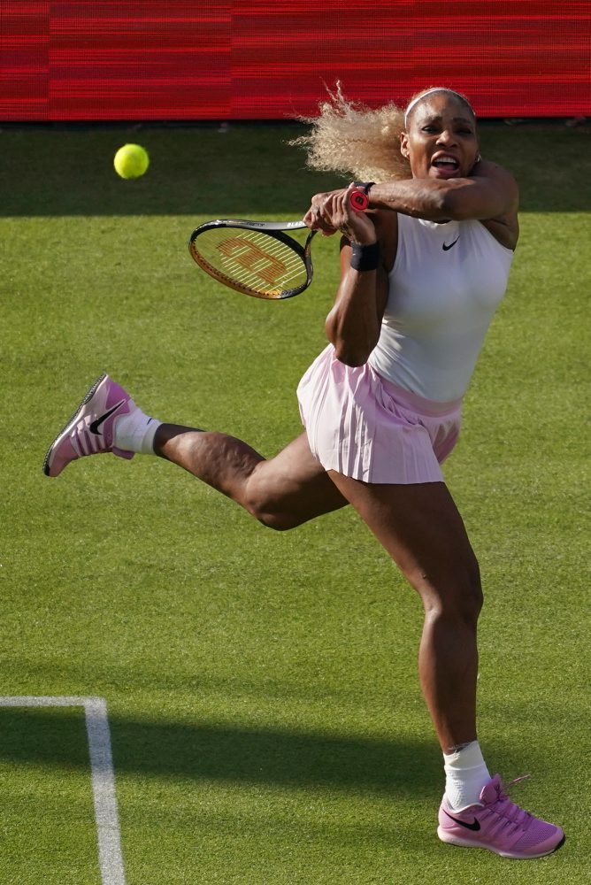 Serena Williamsová, Victoria Mboková - Nicole Melicharová, Erin Routliffeová