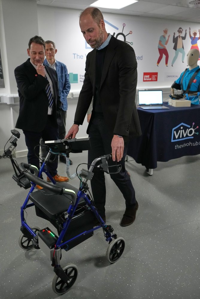 Britský princ William na návšteve Bristolského robotického centra v Bristole