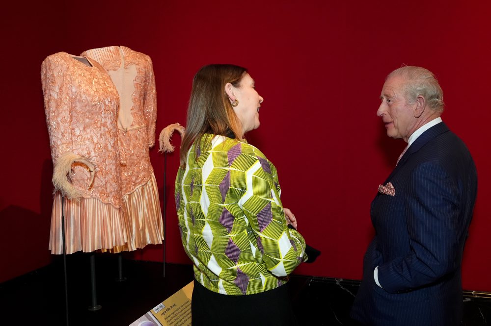 Výstava s názvom „Kráľovná Alžbeta II.: Jej život v štýle"  v King's Gallery v Buckinghamskom paláci