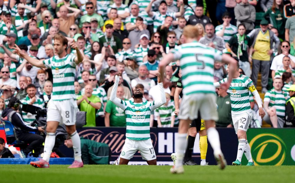  Hearts nezlomili nadvládu klubov Old Firm, Celtic sa teší z titulu
