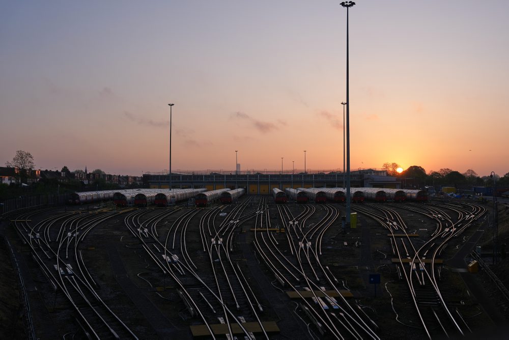 Štrajk zamestnancov železníc, londýnskeho metra a námornej dopravy v Británii