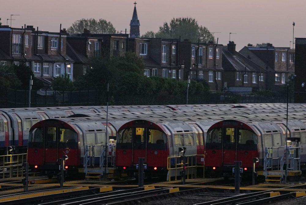 Štrajk zamestnancov železníc, londýnskeho metra a námornej dopravy v Británii