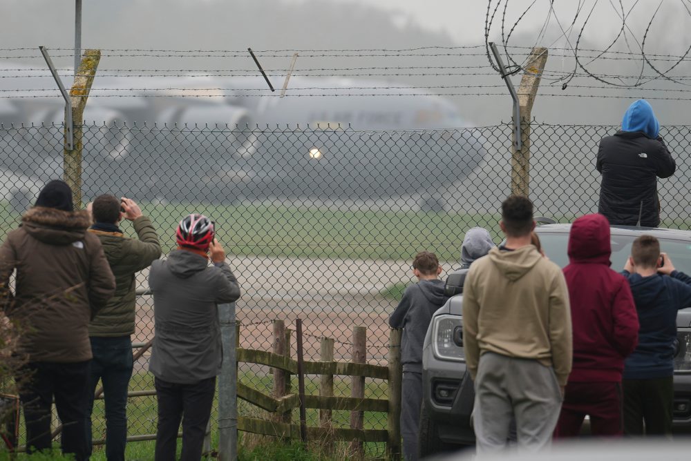 USA začínajú využívať britské základne na obranné operácie proti Iránu