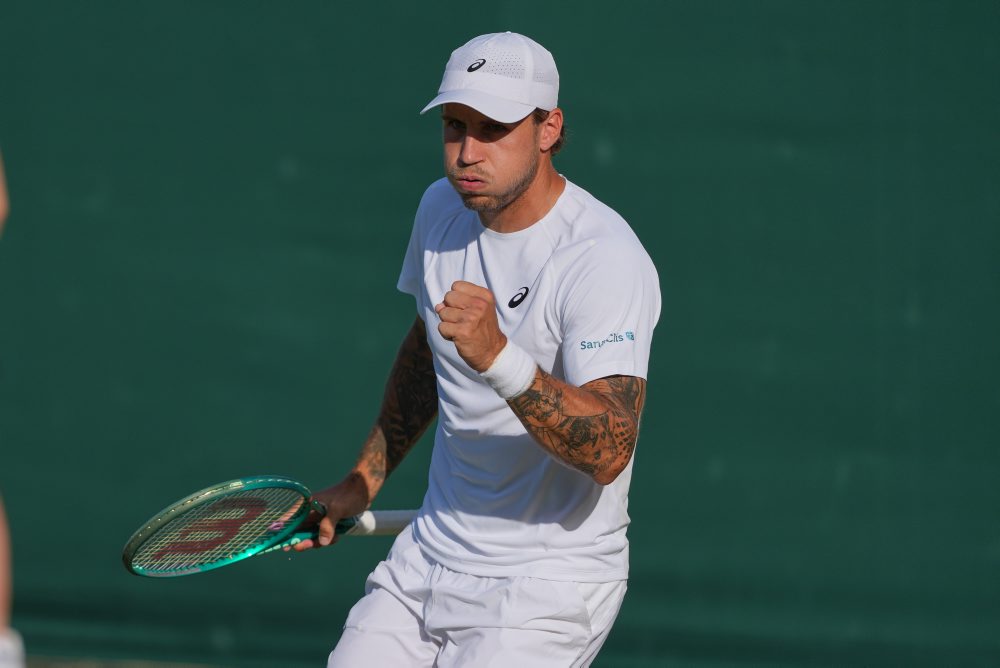 1. kolo vo Wimbledone: Alex Molčan - Daniel Altmaier