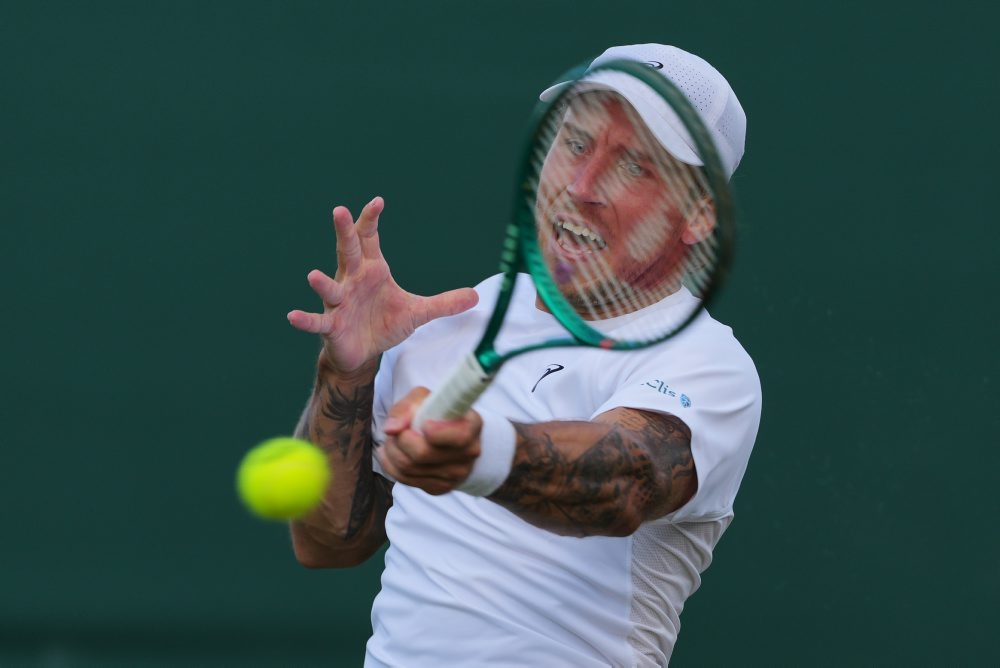1. kolo vo Wimbledone: Alex Molčan - Daniel Altmaier
