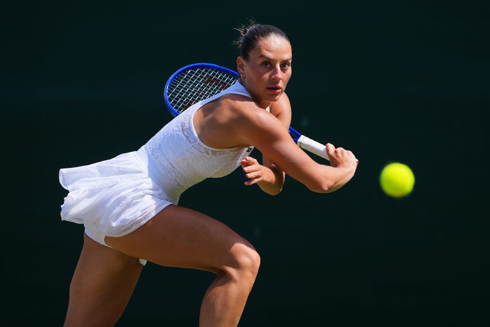 Druhé kolo vo Wimbledone: Marta Kosťuová - Anna Blinkovová