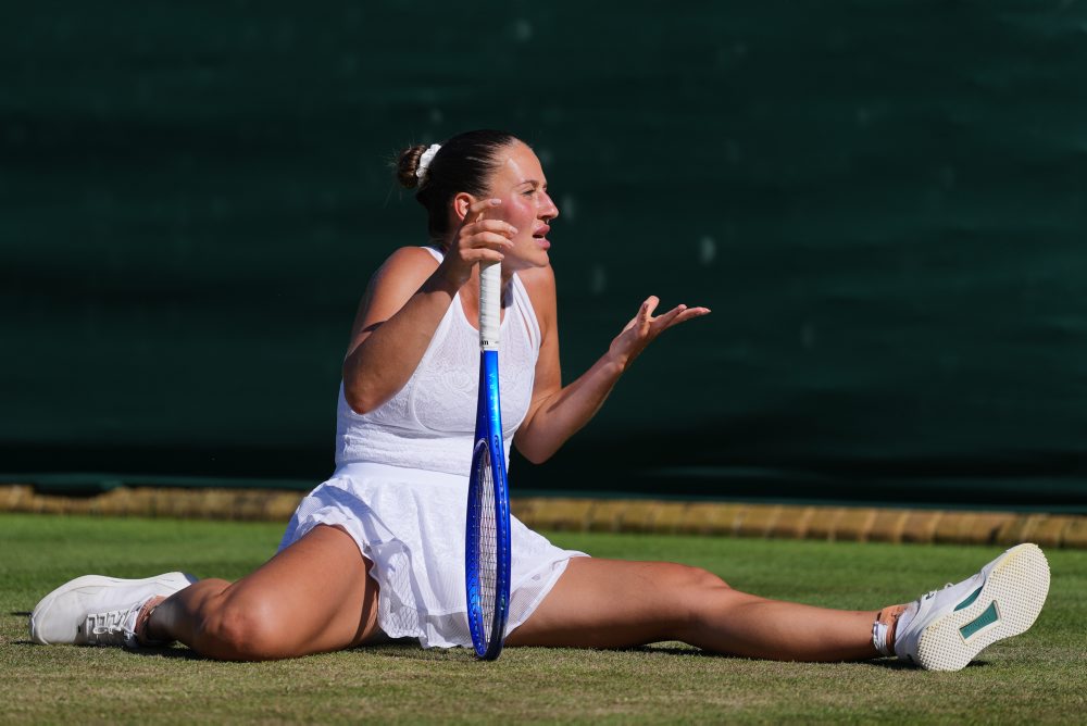 Druhé kolo vo Wimbledone: Marta Kosťuová - Anna Blinkovová