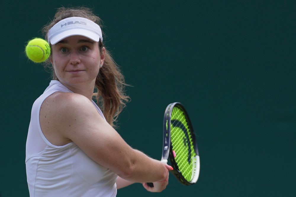 3. kolo vo Wimbledone: Ashlyn Kruegerová - Daria Snigurová 