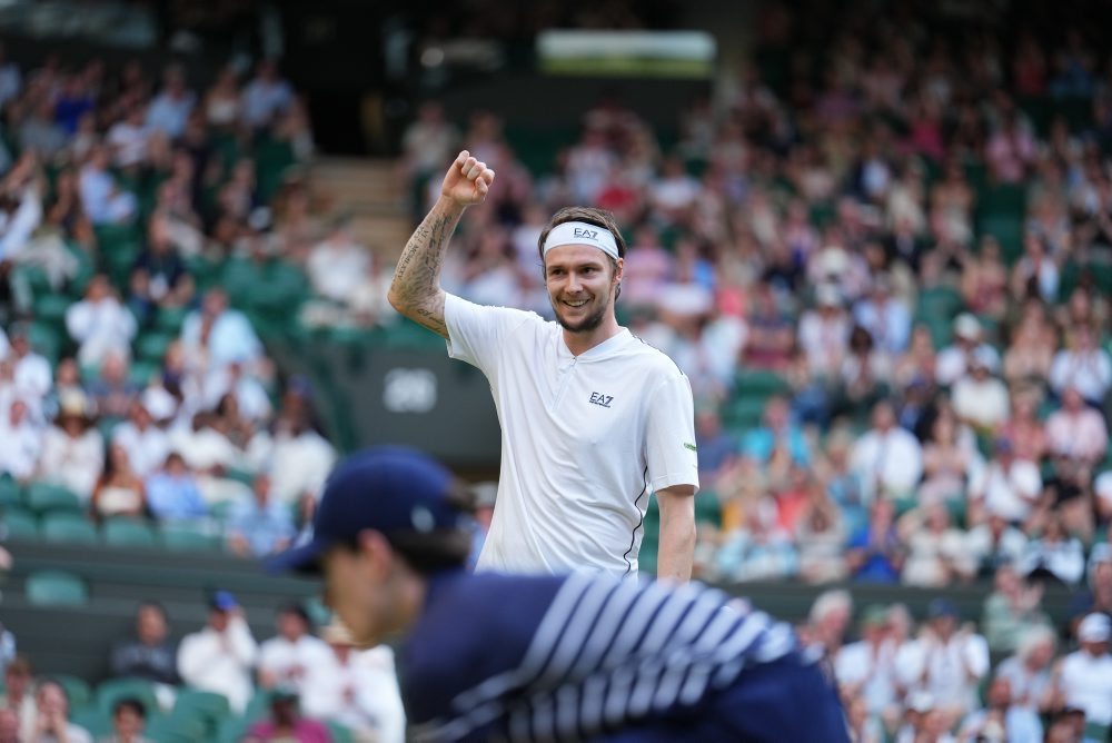 3. kolo vo Wimbledone: Frances Tiafoe - Alexander Bublik