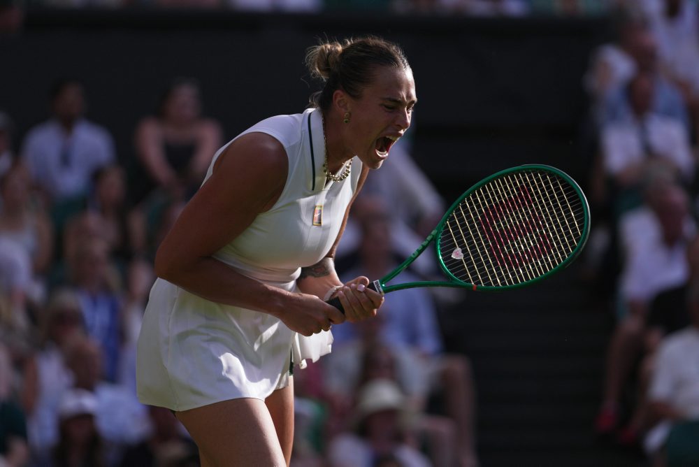 Osemfinále vo Wimbledone: Naomi Osaková - Arina Sobolenková