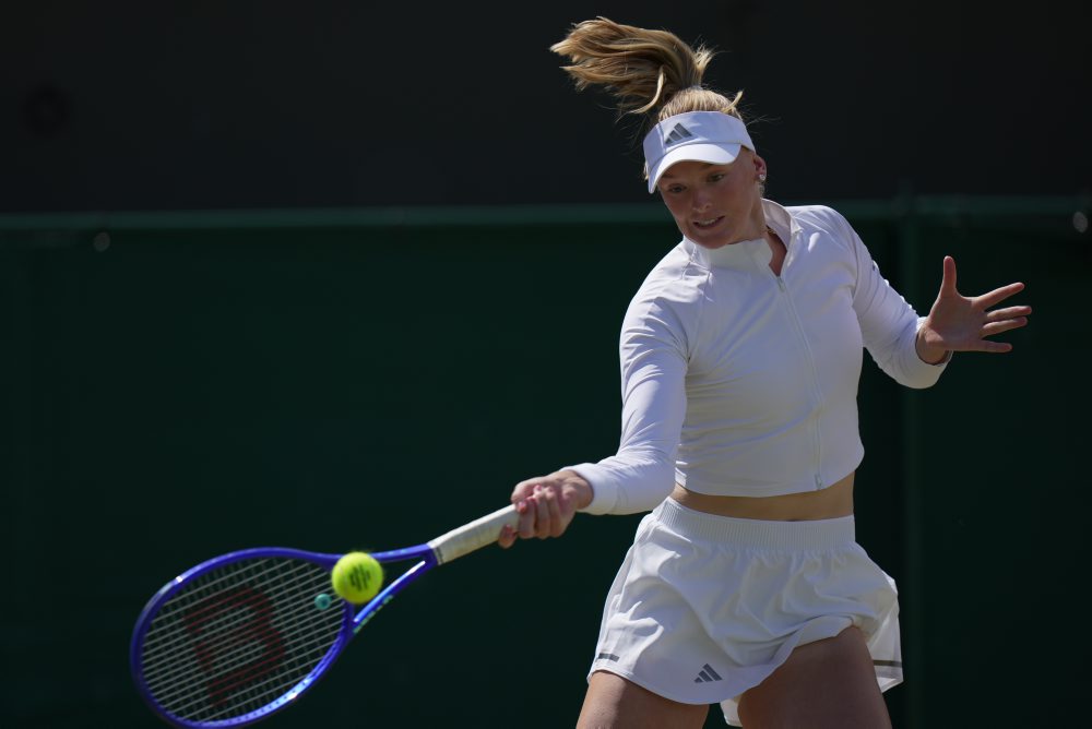 Osemfinále vo Wimbledone: Marta Kosťuková - Ashlyn Kruegerová