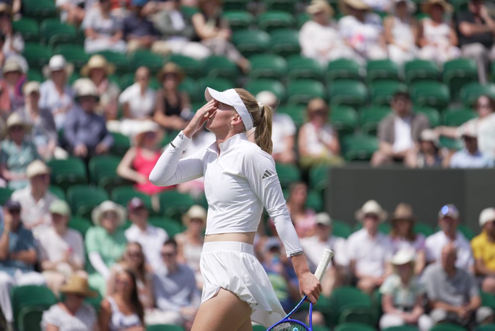 Osemfinále vo Wimbledone: Marta Kosťuková - Ashlyn Kruegerová
